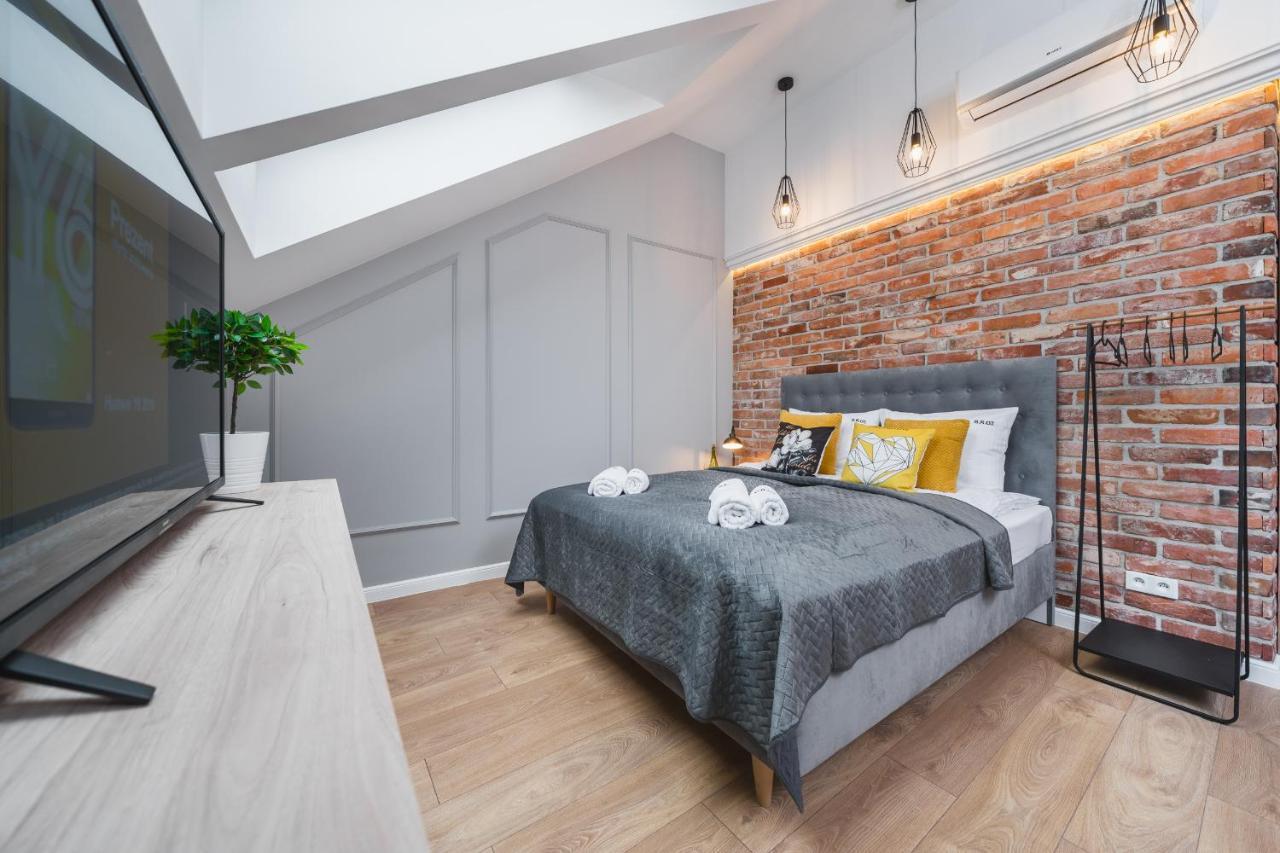 Saint Florian'S Suites - Old Town Luxury Apartments - By Upstairs Krakow Dış mekan fotoğraf