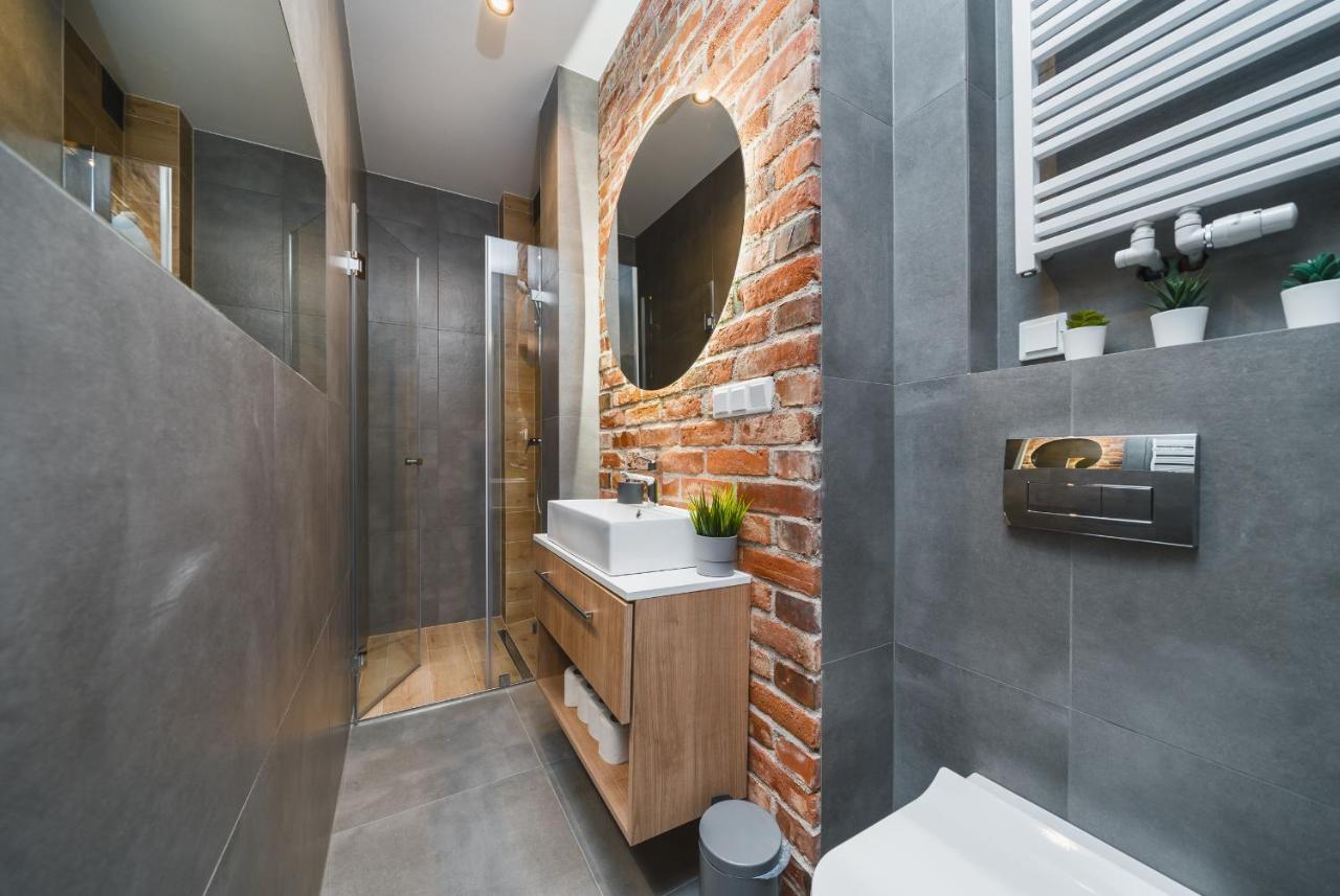 Saint Florian'S Suites - Old Town Luxury Apartments - By Upstairs Krakow Dış mekan fotoğraf