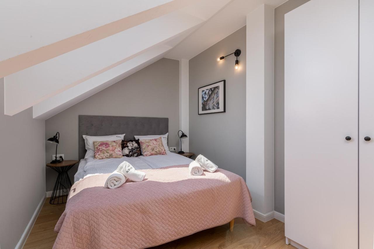 Saint Florian'S Suites - Old Town Luxury Apartments - By Upstairs Krakow Dış mekan fotoğraf