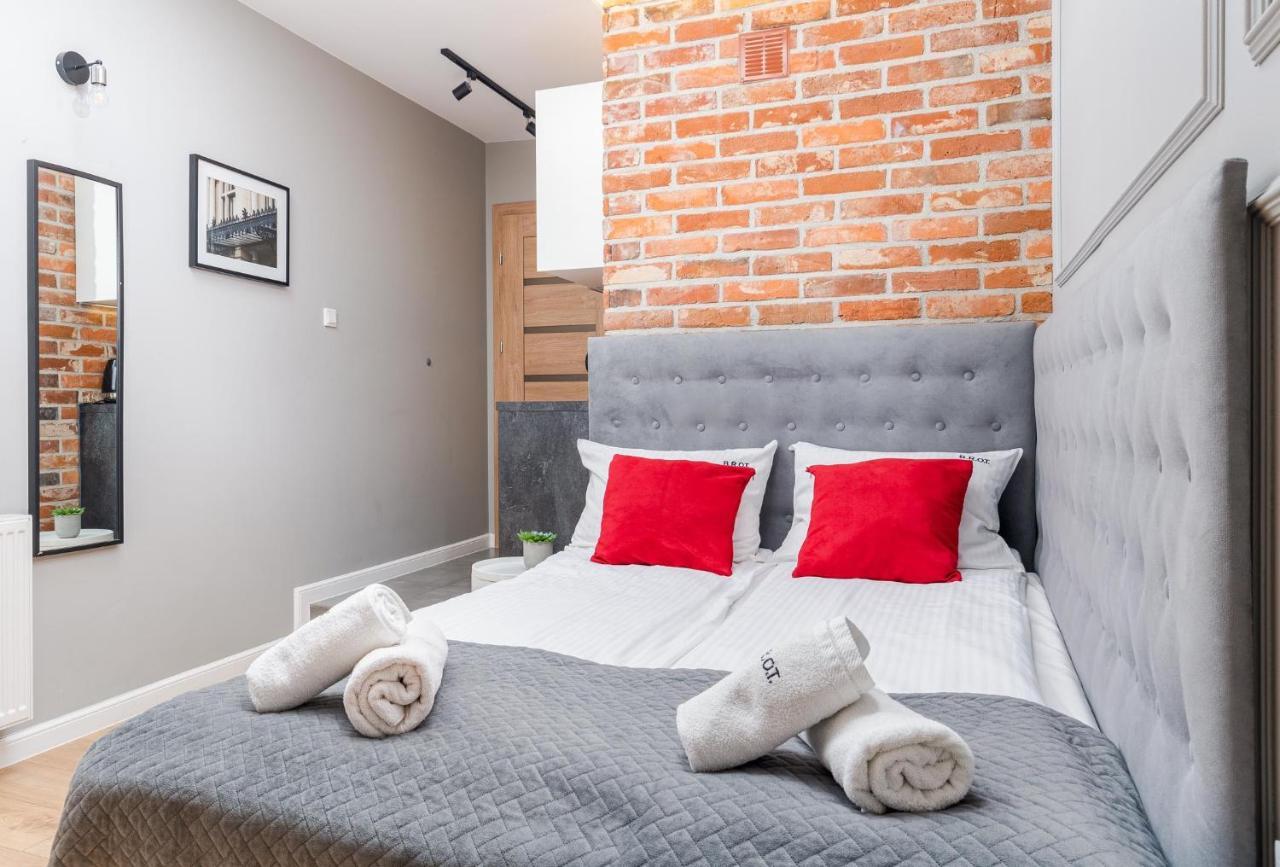 Saint Florian'S Suites - Old Town Luxury Apartments - By Upstairs Krakow Dış mekan fotoğraf