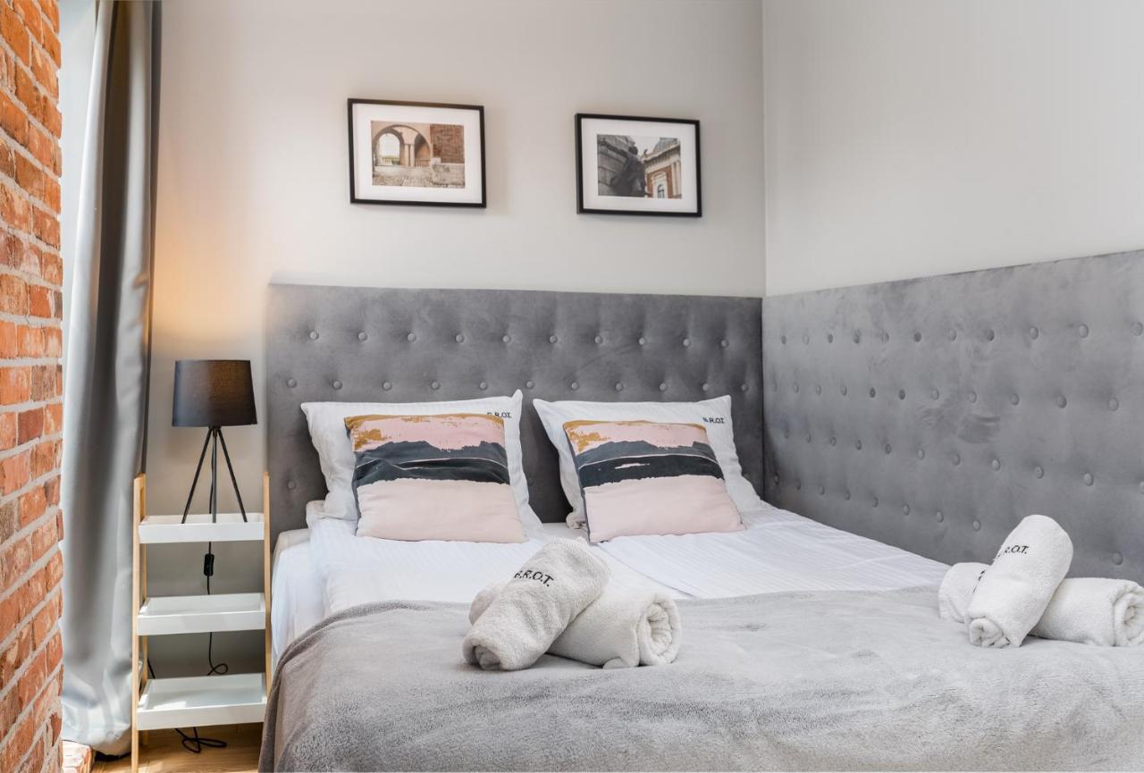 Saint Florian'S Suites - Old Town Luxury Apartments - By Upstairs Krakow Dış mekan fotoğraf