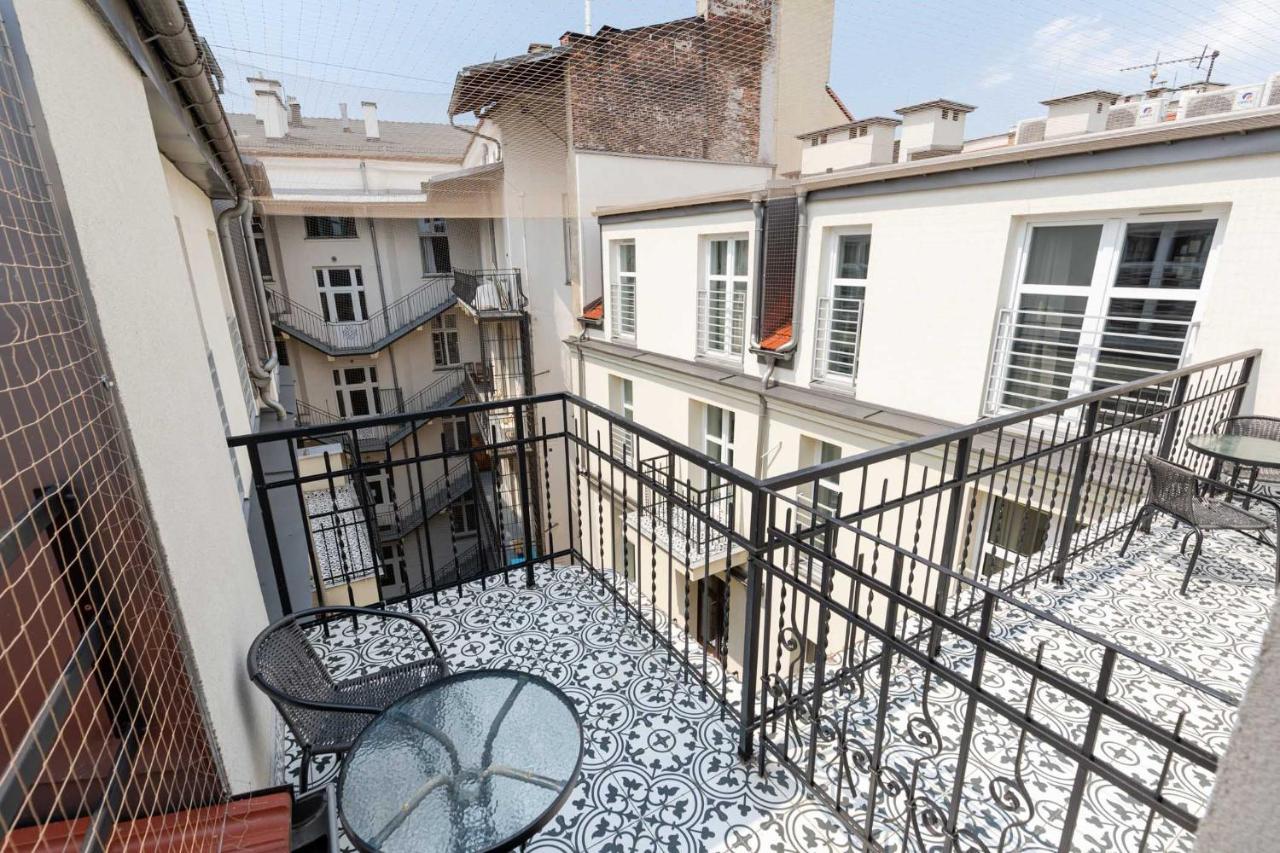 Saint Florian'S Suites - Old Town Luxury Apartments - By Upstairs Krakow Dış mekan fotoğraf