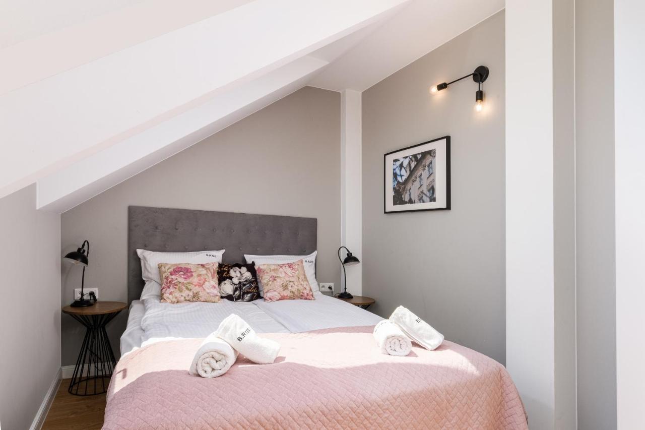 Saint Florian'S Suites - Old Town Luxury Apartments - By Upstairs Krakow Dış mekan fotoğraf