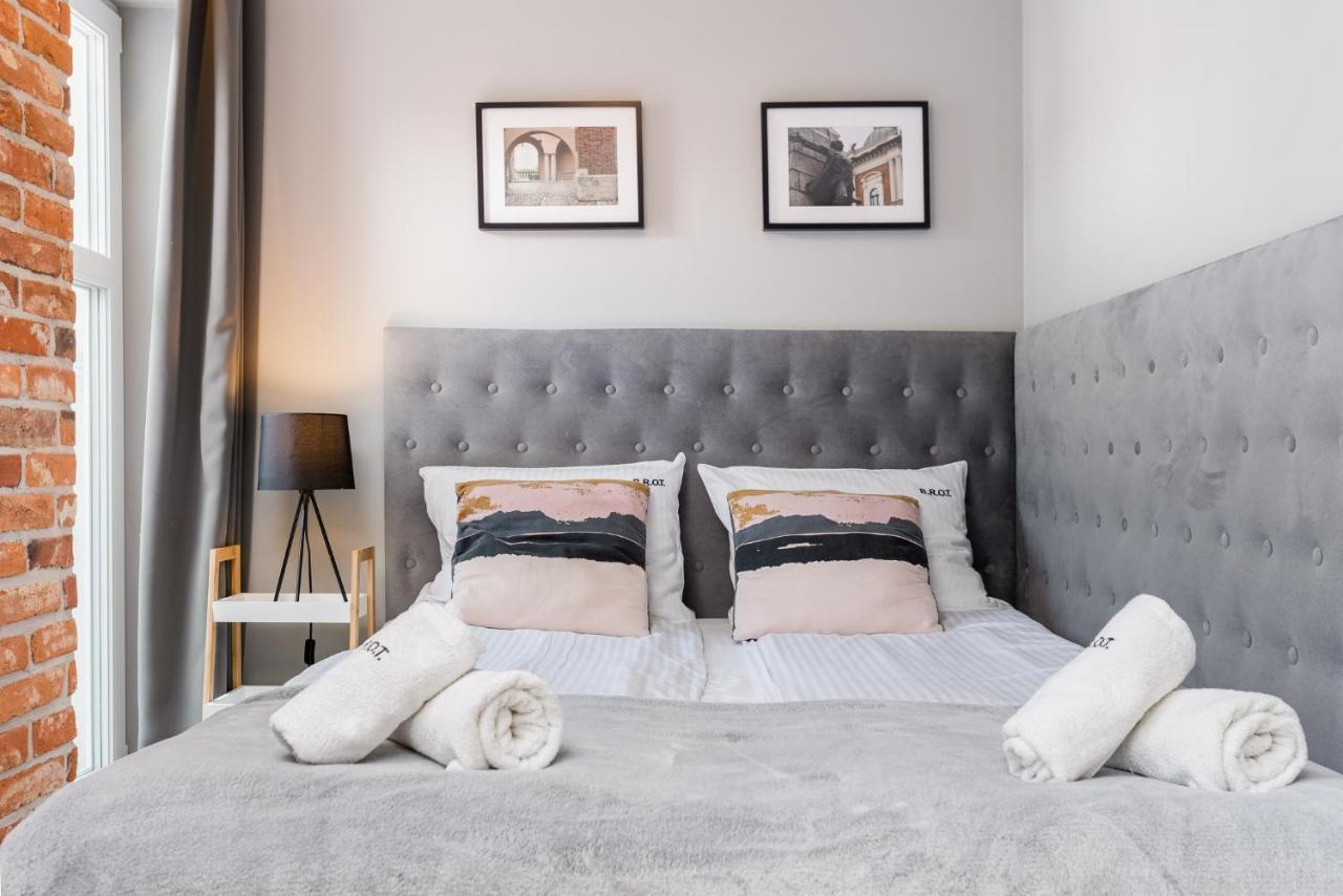 Saint Florian'S Suites - Old Town Luxury Apartments - By Upstairs Krakow Dış mekan fotoğraf