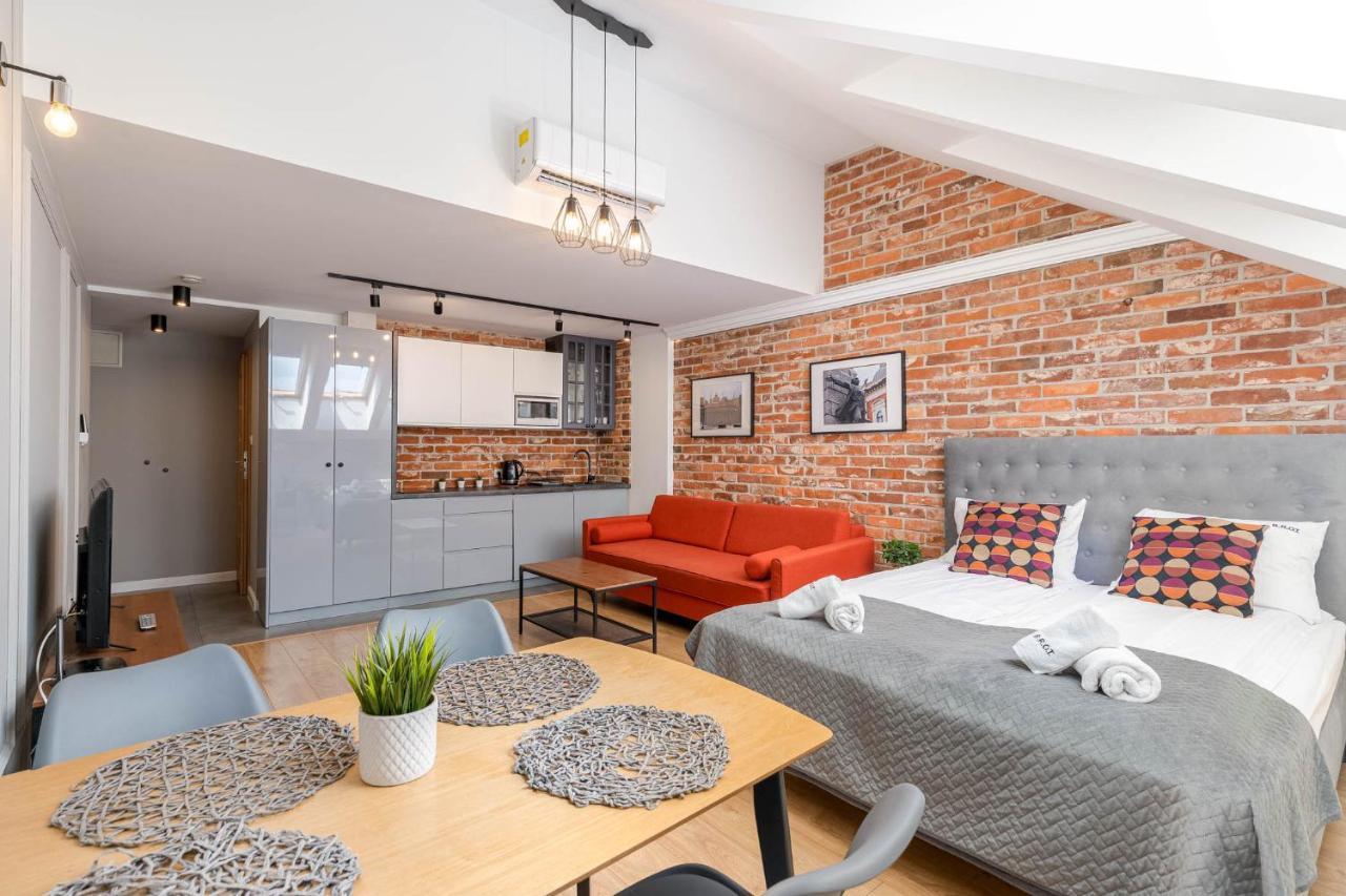 Saint Florian'S Suites - Old Town Luxury Apartments - By Upstairs Krakow Dış mekan fotoğraf